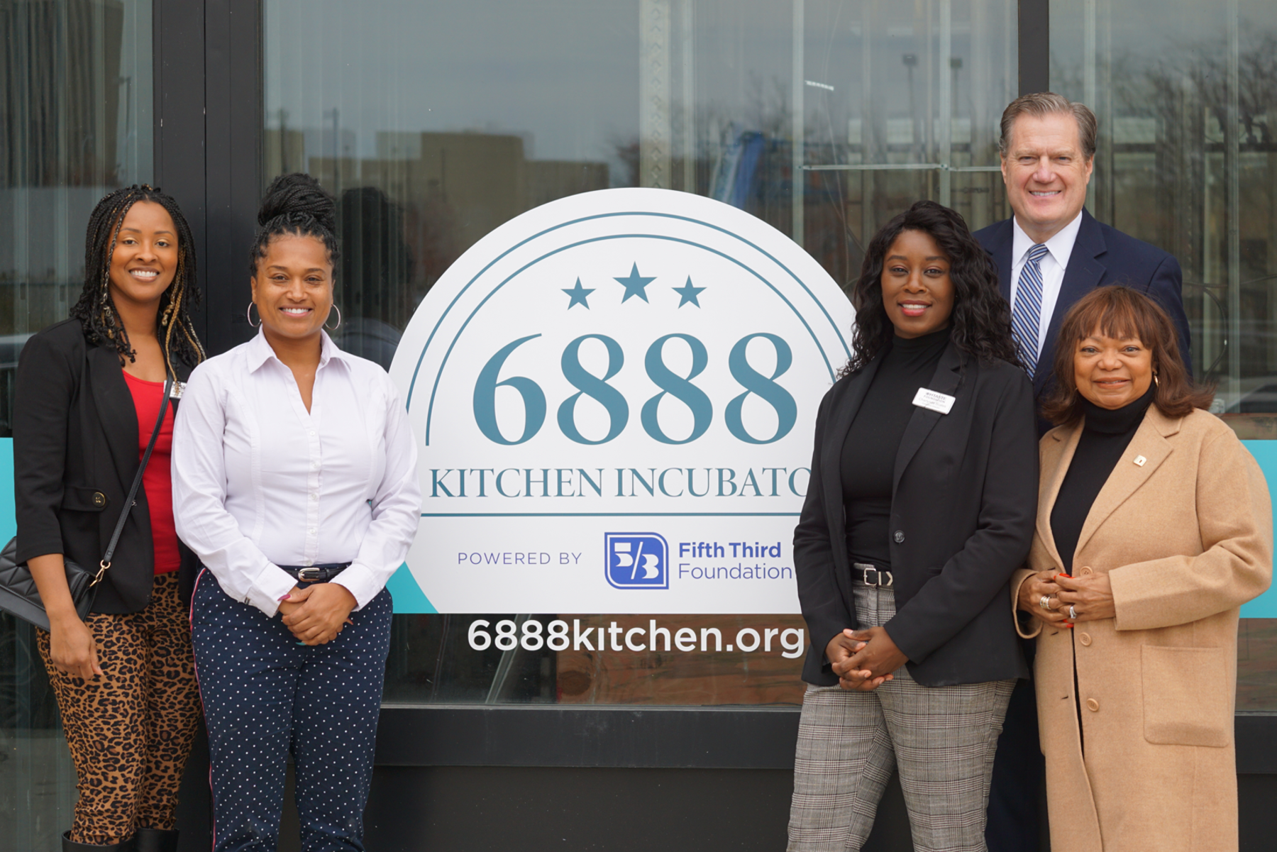 Congressman Turner with 6888 Kitchen Incubator founders: Jamaica White, Dabriah Rice, and Charlynda Scales, as well as Marya Rutherford-Long.